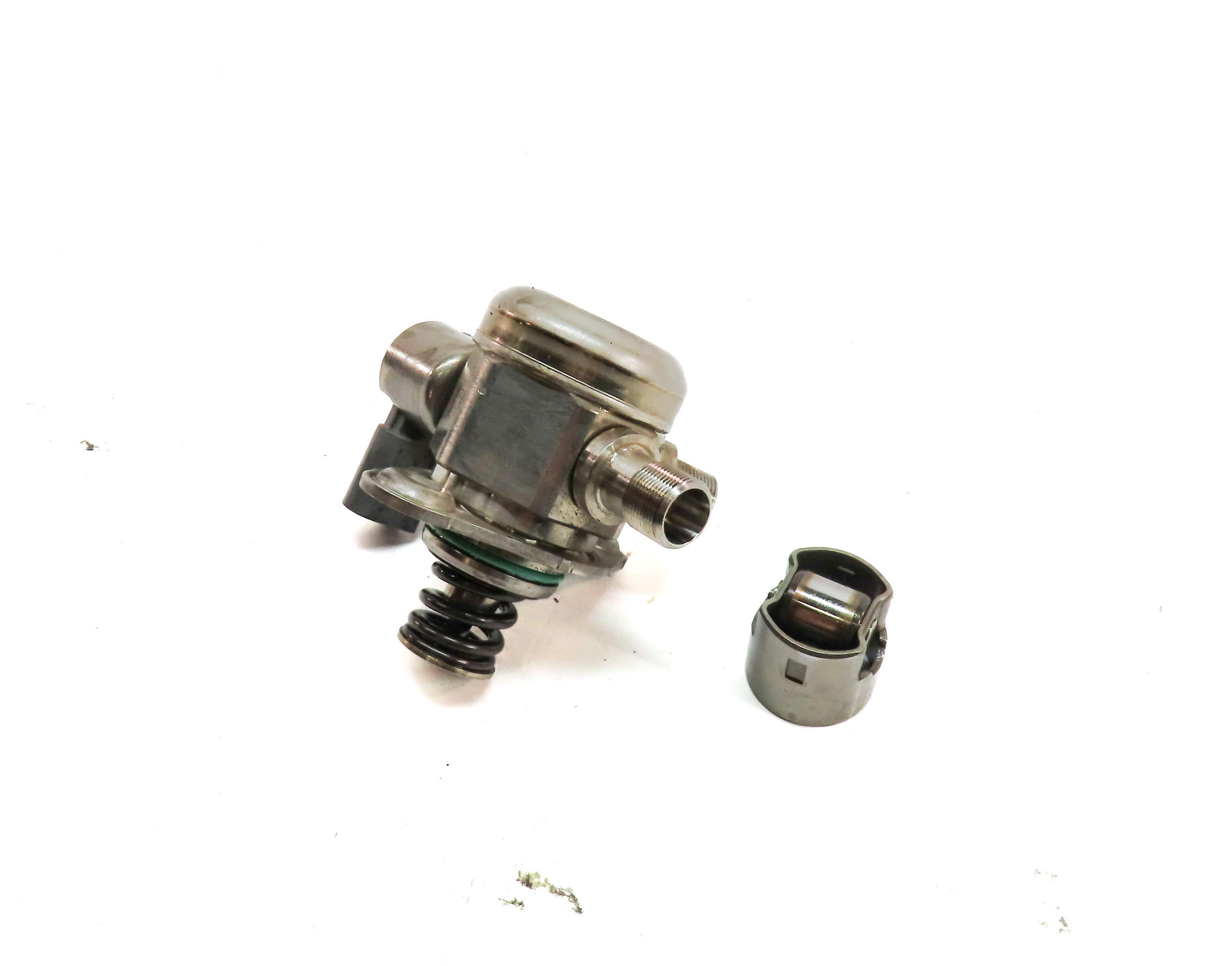 11-20 MERCEDES E S SL GL (W205 W166 W212 X166 X253) RIGHT MECHANICAL FUEL PUMP — exact item pictured